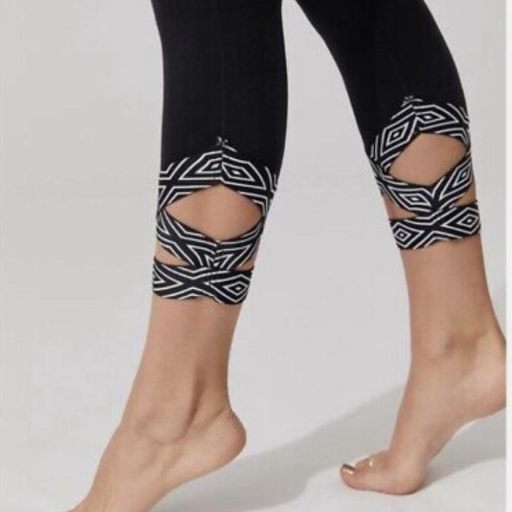Beyond Yoga Badlands High Waisted 7/8 Leggings Size S Stirrup Tights Dance Acro - Picture 3 of 14